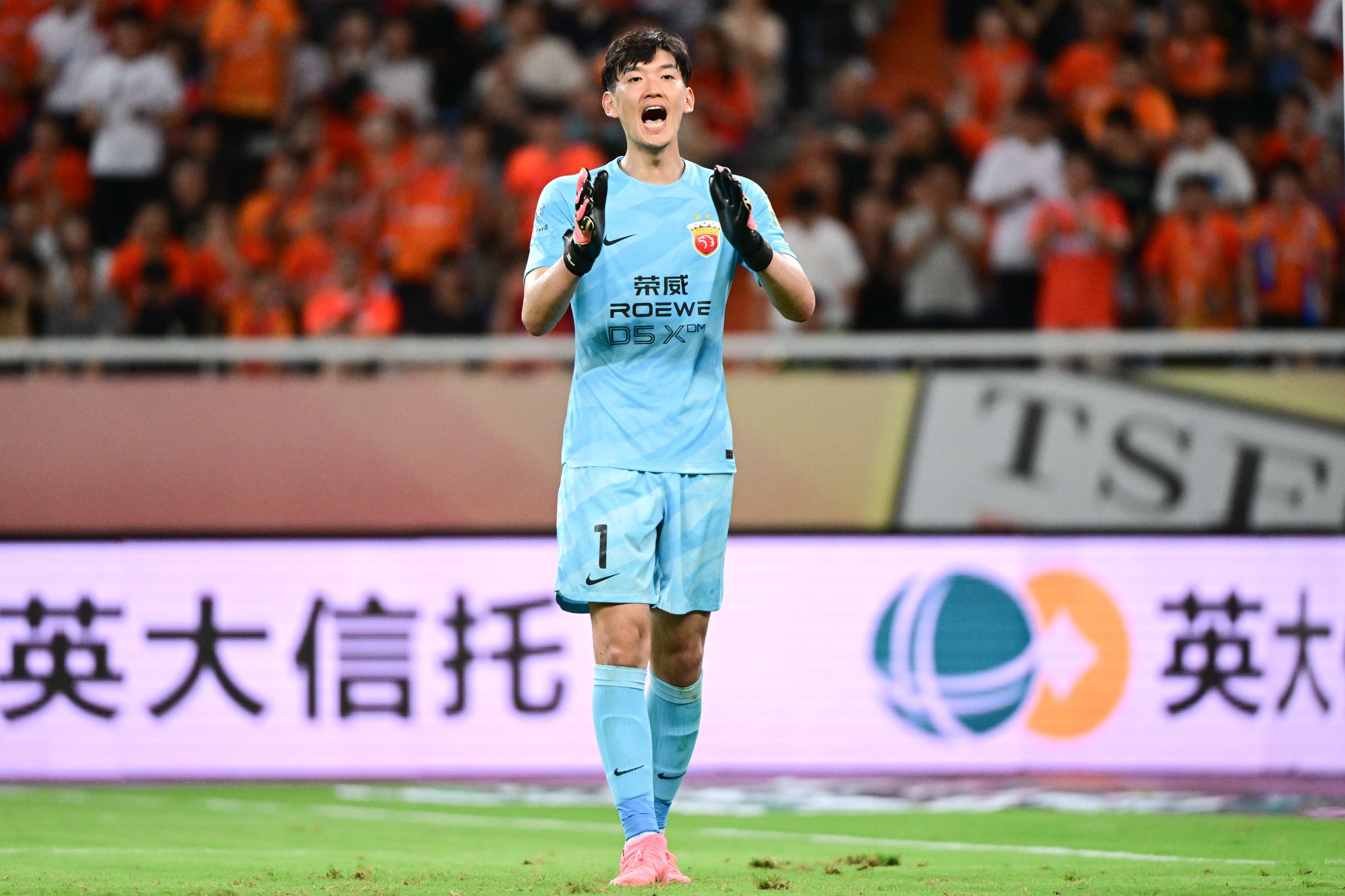 世界杯-沪媒：颜骏凌为国足出战62次，成为从佩兰到邵佳一的“八朝元老”